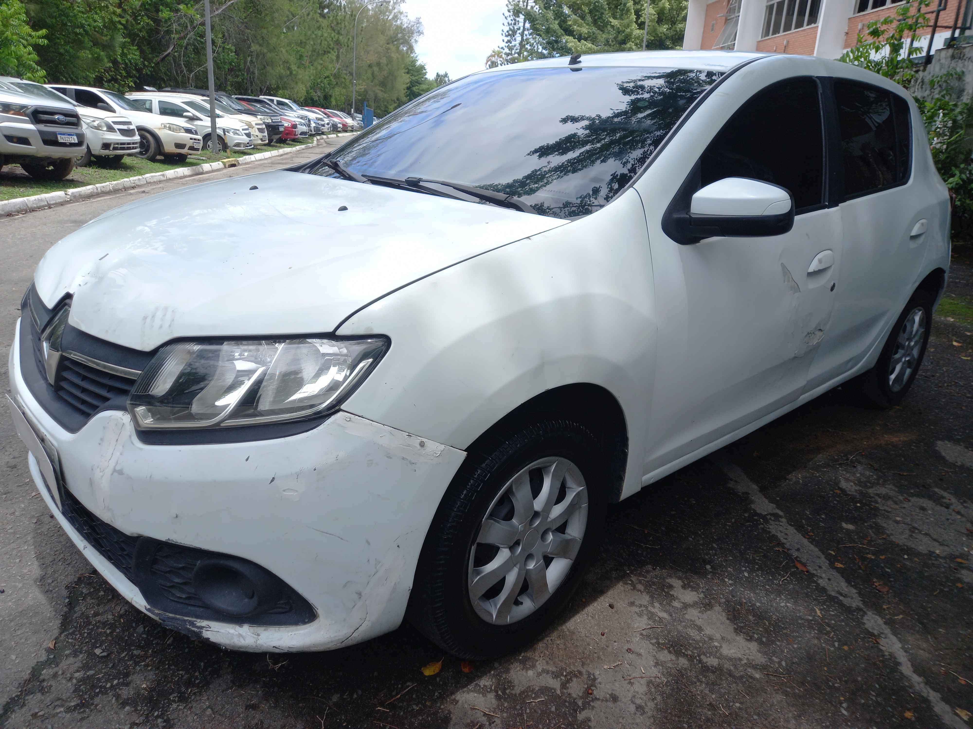 RENAULT SANDERO 1.0 16/16